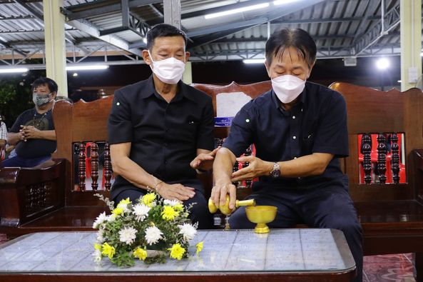 งานบำเพ็ญกุศลศพคุณพ่อไพศาล ทิวากรนิธิกุล อายุ ๗๒ ปี ณ วัดธรร ... รูปภาพ 1