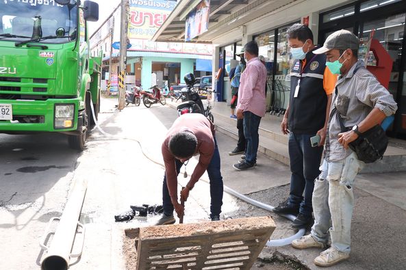 ดูดล้างท่อระบายน้ำ บริเวณถนนการุณราษฎร์ตั้งแต่แยกน้ำค้าง รูปภาพ 1