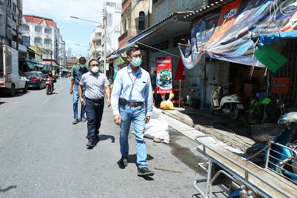 ลงพื้นที่ดูดล้างท่อระบายน้ำ ถนนตลาดศรีไชยา รูปภาพ 1