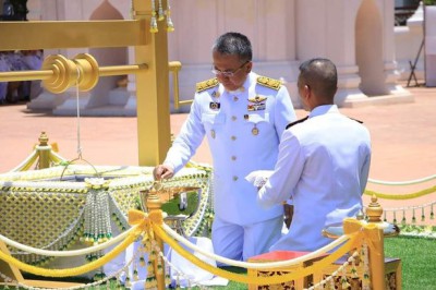 พิธีพลีกรรมตักน้ำจากแหล่งน้ำศักดิ์สิทธิ์ ณ วัดพระบรมธาตุไชยา ... Image 1