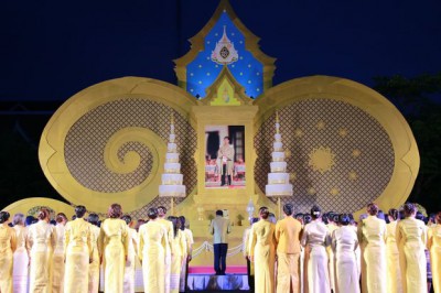 พิธีเปิดงานมหรสพสมโภช เนื่องในพระราชพิธีบรมราชาภิเษก Image 1