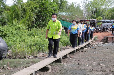 ลงพื้นที่ตรวจเยี่ยมนักเรียนของโรงเรียนเทศบาล๕ Image 1