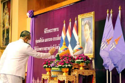 ร่วมพิธีรับพระราชทาน &quot;หุ่นยนต์ปิ่นโต&quot; และ&quot;กระจกระบบสื่อสารทา ... Image 1