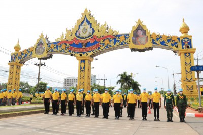 พิธีวางพานพุ่มถวายราชสักการะและถวายราชสดุดี พระบาทสมเด็จพระม ... Image 1