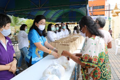 ลงพื้นที่ร่วมมอบอาหารแก่พี่น้องประชาชน ณ วัดธรรมบูชา Image 1