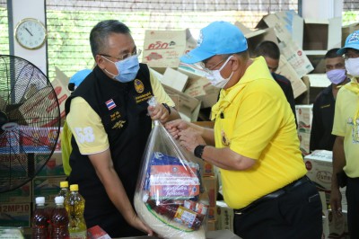 บรรยากาศการบรรจุถุงยังชีพ ทำดีด้วยหัวใจ Image 1