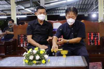 งานบำเพ็ญกุศลศพคุณพ่อไพศาล ทิวากรนิธิกุล อายุ ๗๒ ปี ณ วัดธรร ... รูปภาพ 1