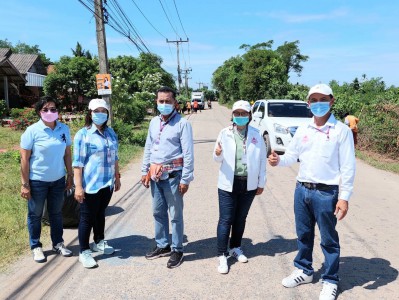 ลงพื้นที่ร่วมพัฒนาริมถนนให้สะอาดในซอยหมู่บ้านสันติสุข รูปภาพ 1